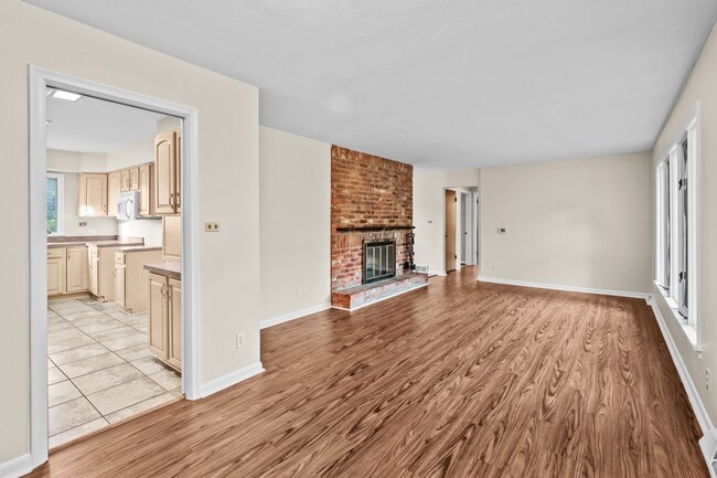 Building Photo - 3735 Heatherdowns Blvd