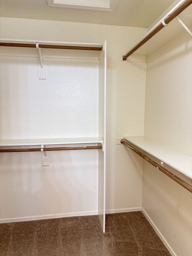 Building Photo - Nice 4bdrm + den in Avondale CWS