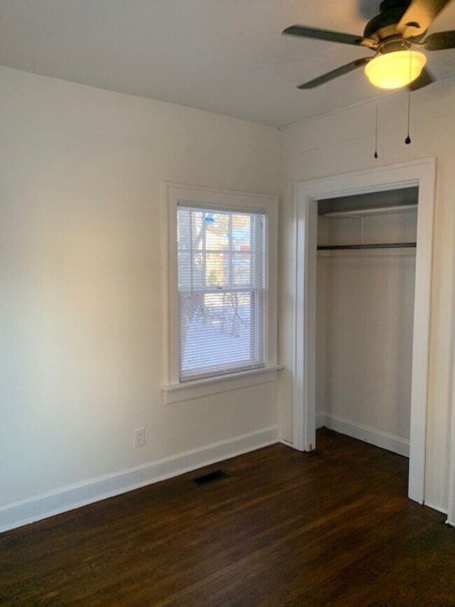 Building Photo - Spacious 5-Bedroom, 2-Bath Home with Class...