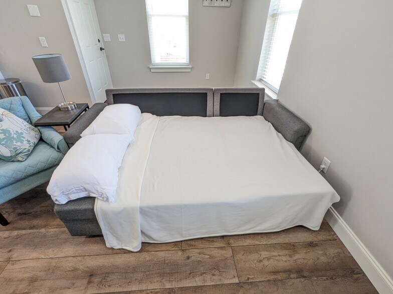 Building Photo - 301 Coral Gables St