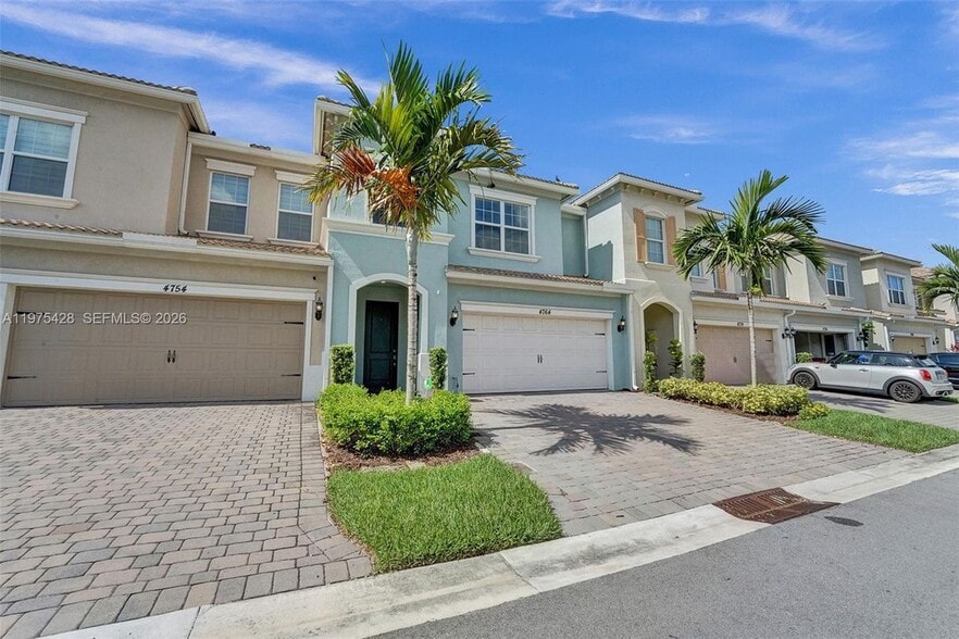 Building Photo - 4764 Eucalyptus Dr