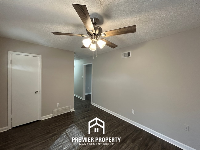 Building Photo - Newly Renovated 3BR/2BA Southaven Home with Hardwood Floors & Fenced Yard