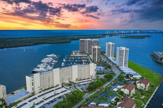 Building Photo - 108 Lakeshore Dr