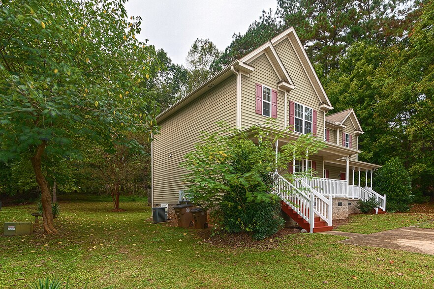 Building Photo - 729 Stadium Dr