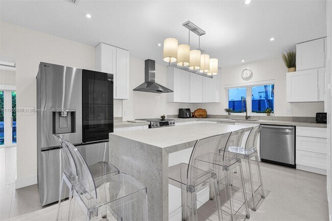 Building Photo - 397 Harbor Ct