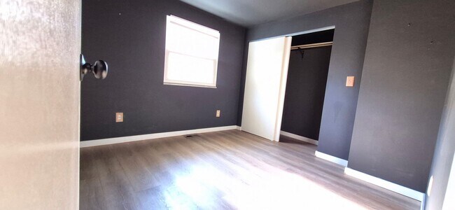 Building Photo - 319 Orchard Dr