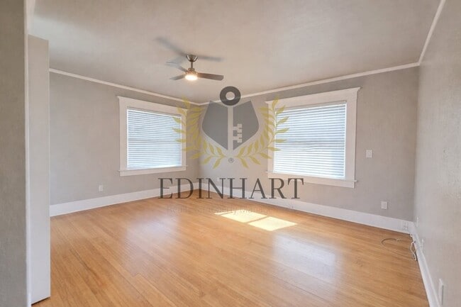 Building Photo - 1105 N College Ave