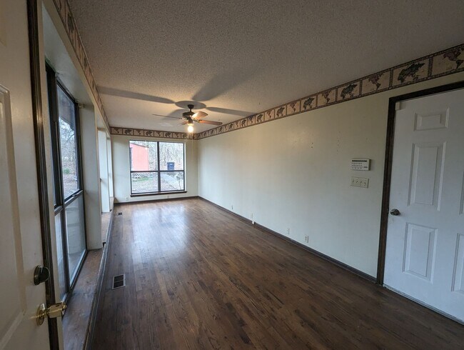 Building Photo - 3 Bedroom 3 Bathroom Home in Batesville