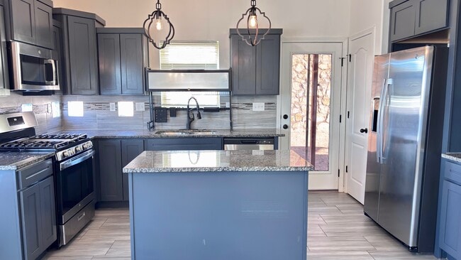 Building Photo - 12821 Rock Cliff Ave