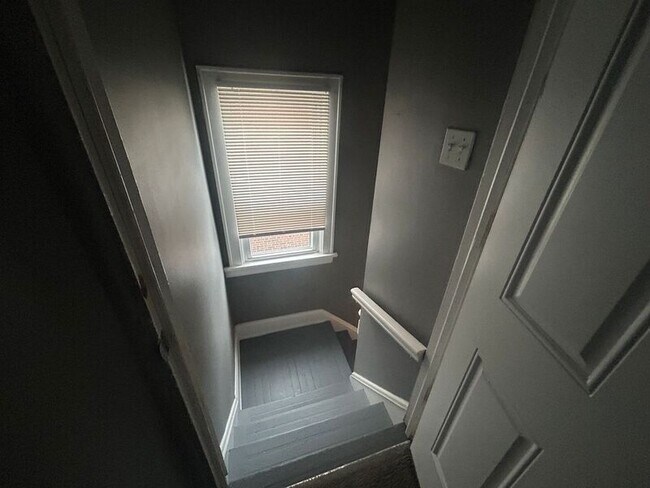 Building Photo - 3808 Kenker Pl