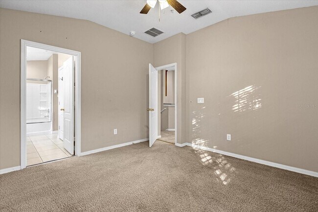 Building Photo - 2811 Pine Oak Trail