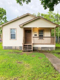 Building Photo - 1750 10th St