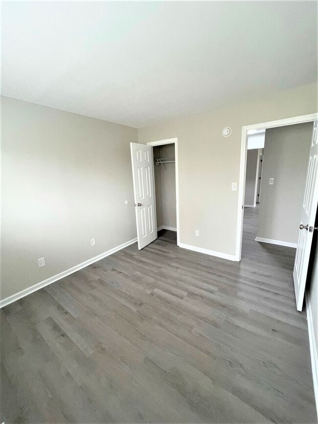 Building Photo - 107 Villa Dr