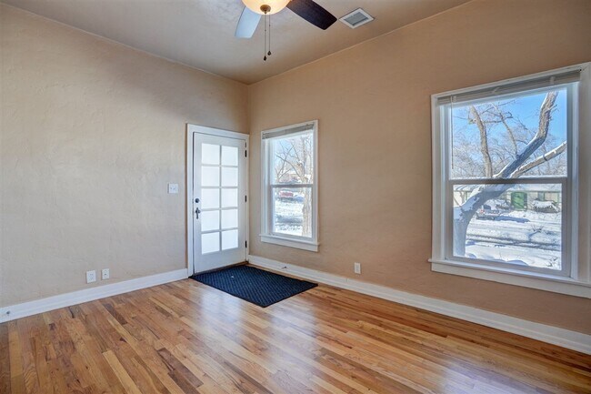 Building Photo - 125 N Alarcon St