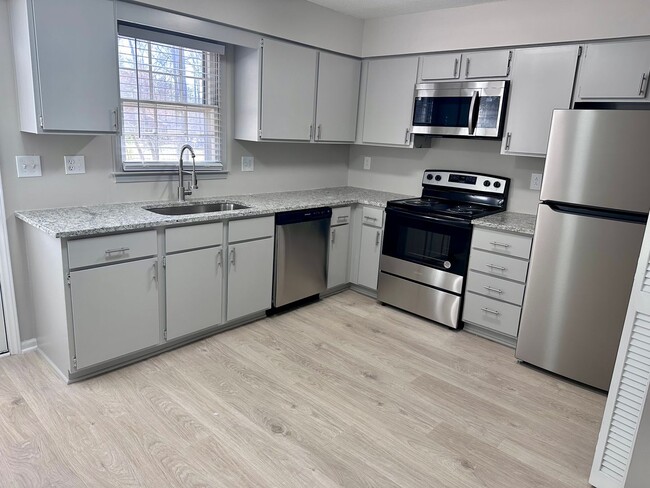 Building Photo - Stunning 2-bedroom, 2.5-bathroom Apartment