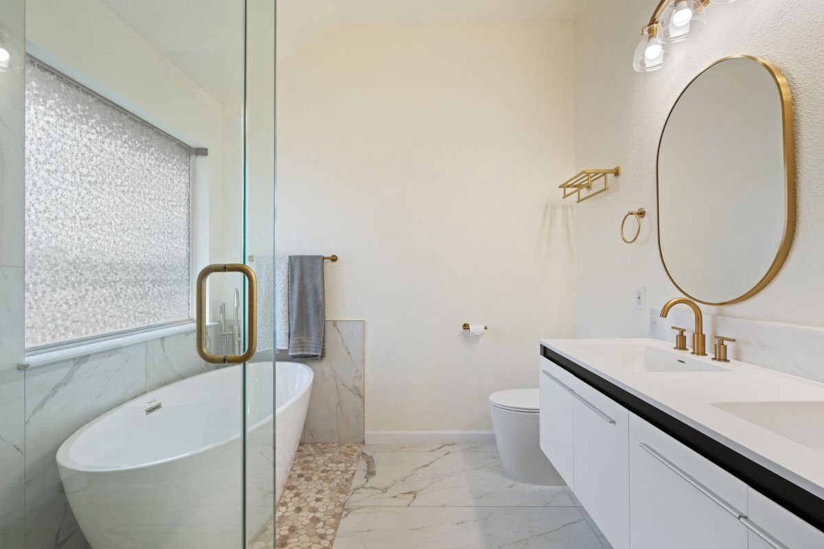 Building Photo - 1339 Barclay Dr