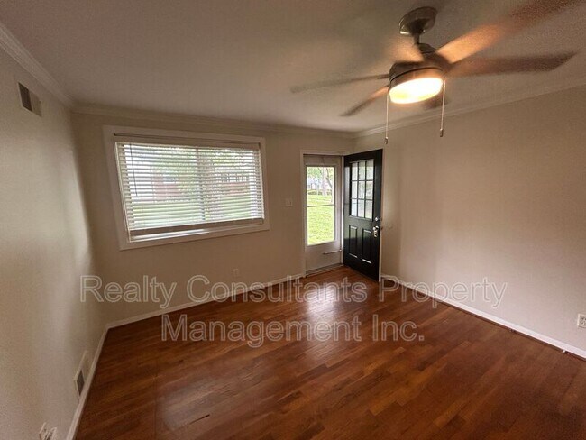 Building Photo - 1815 Mimosa Dr