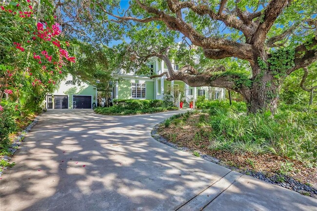 Building Photo - 6220 Bayshore Blvd
