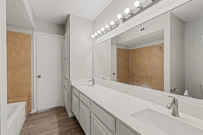 Building Photo - 3621 W Northgate Dr