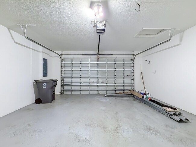 Building Photo - 57 Atwell Dr