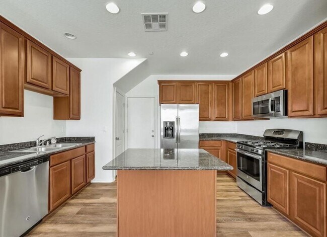 Building Photo - 614 Taliput Palm Pl