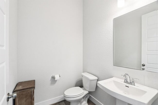 Building Photo - 4608 Pleasant Pl