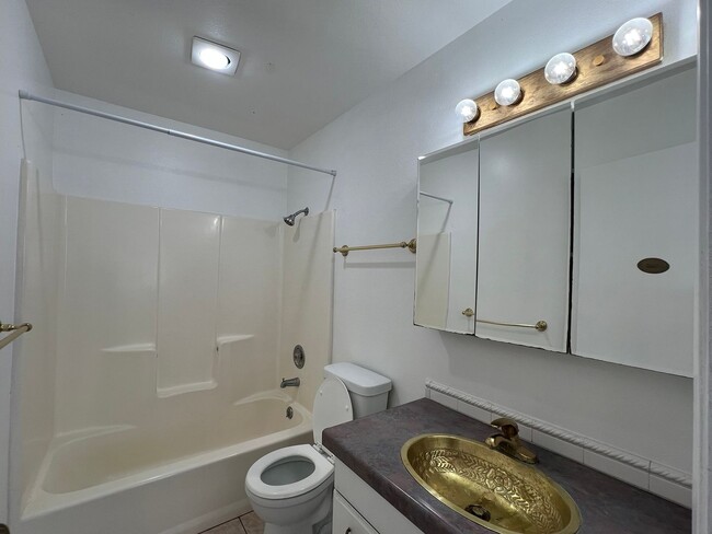 Building Photo - 349 Mar Vista Dr