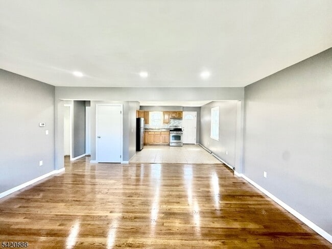 Building Photo - 30 Cottage Pl