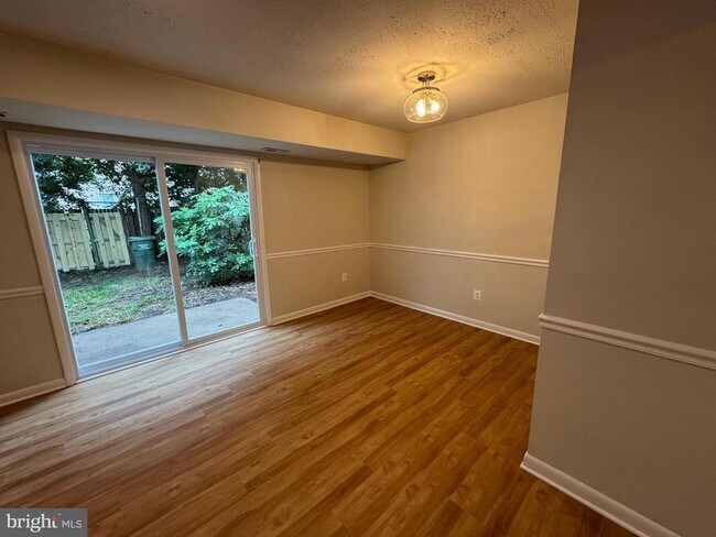 Building Photo - 5140 Redbud Rd