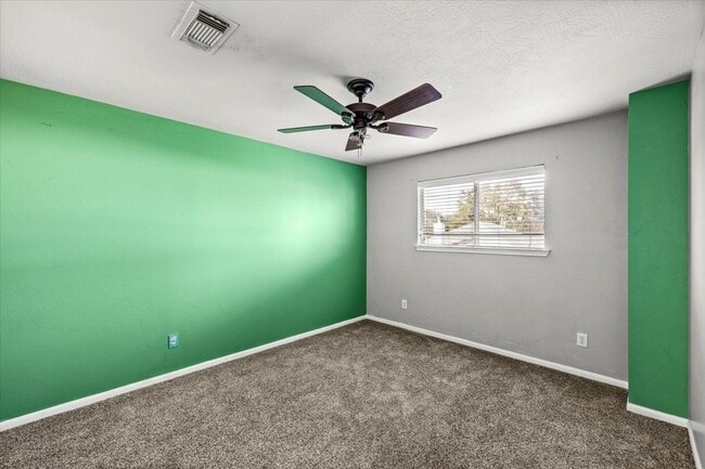 Building Photo - 158 Bristol Bend Ln