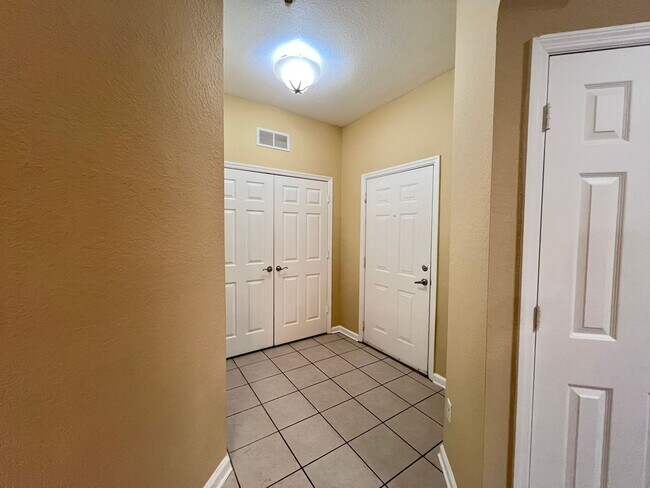 Building Photo - Great Apartment for rent!