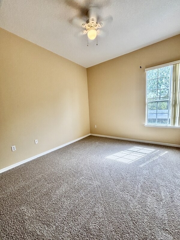 Building Photo - 1545 Cedar Lake Dr