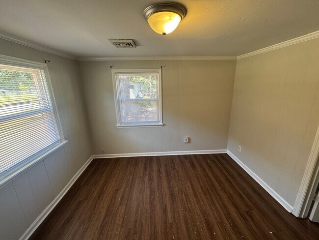 Building Photo - 2 Bedroom House in Sharpsburg