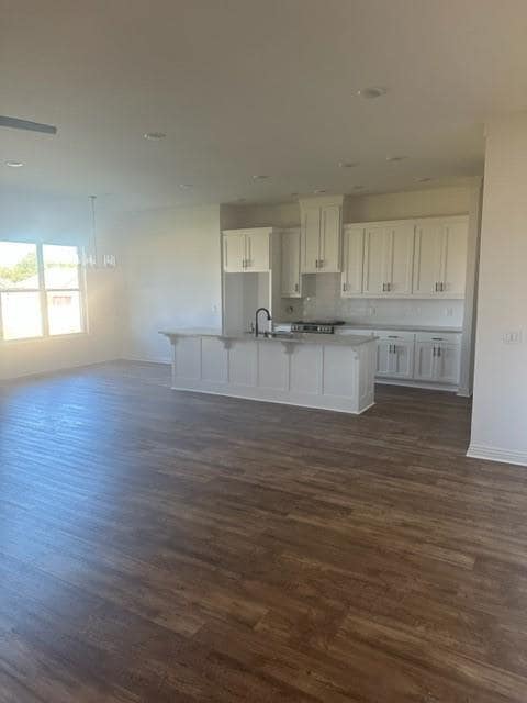 Building Photo - 5790 Lavender Ave