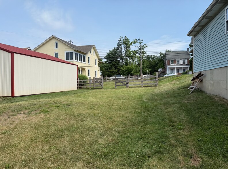 Building Photo - 6348 Memorial Rd