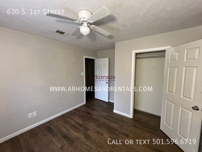 Building Photo - 630 S 1st St