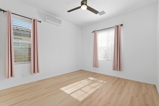 Building Photo - 43720 Vacanza Ct