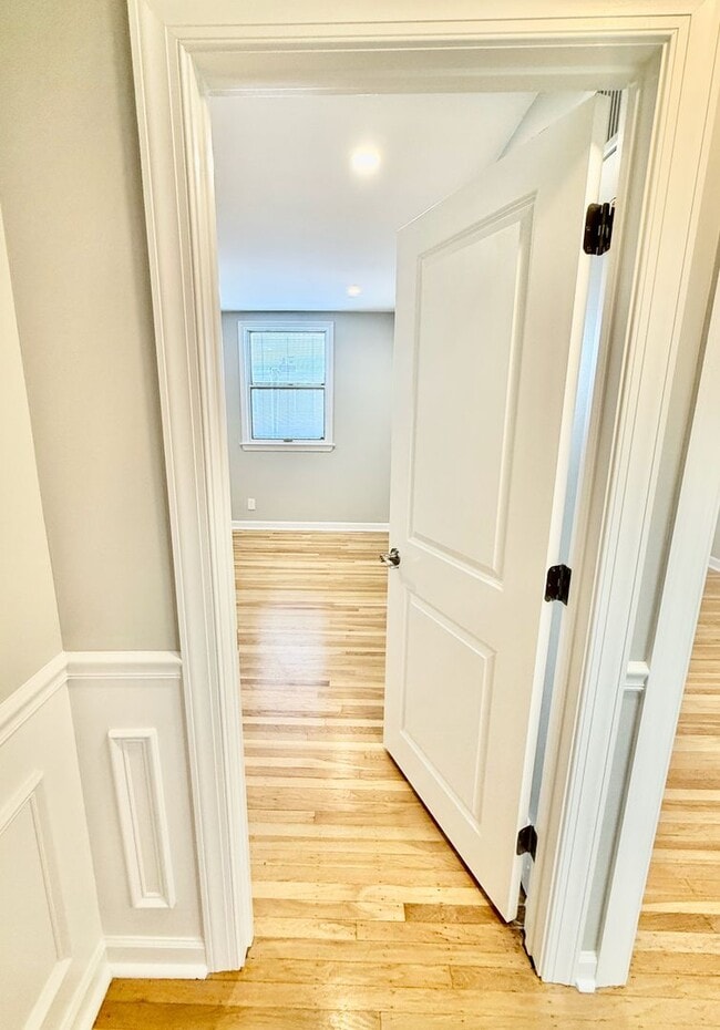 Building Photo - RARELY Offered completely RENOVATED PACKER PARK 3 Bedroom/2.5 Bath HOME w/ Central AC-HARDWOOD Fl...