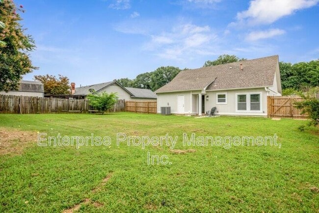 Building Photo - 2988 Christoval St