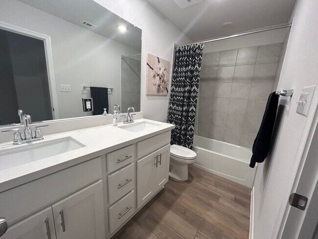 Building Photo - 822 Pepperbark Loop