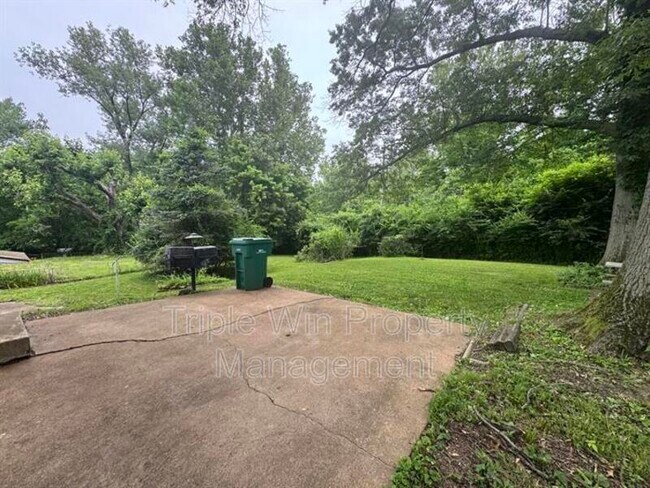 Building Photo - 10440 Gardo Ct