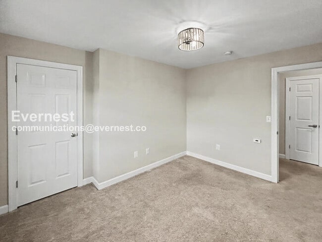 Building Photo - 10401 Bristol Ct