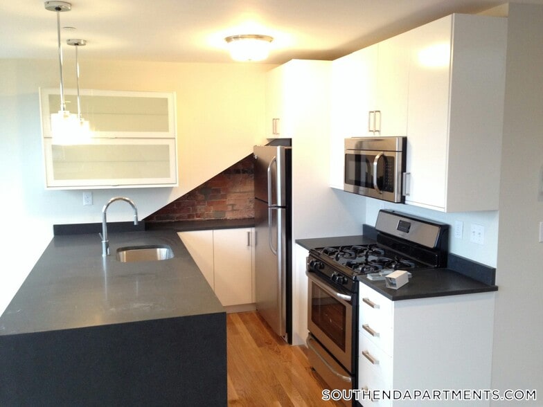 Building Photo - 656 Massachusetts Ave