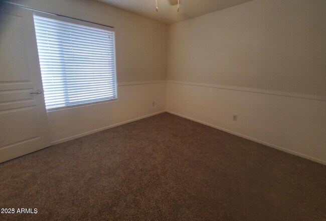 Building Photo - 1853 E Shannon St