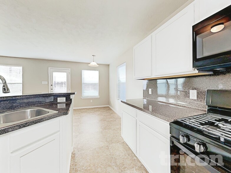 Building Photo - 9215 Dewberry Blossom Ln