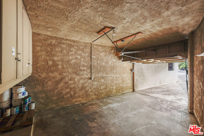 Building Photo - 1122 Peck Dr