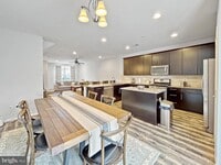 Building Photo - 12745 Longford Glen Dr