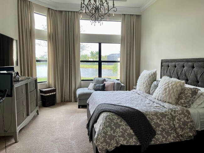 Building Photo - 16831 Pavilion Way