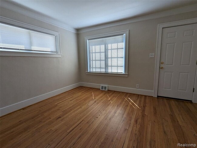 Building Photo - 203 Gladwin Ave