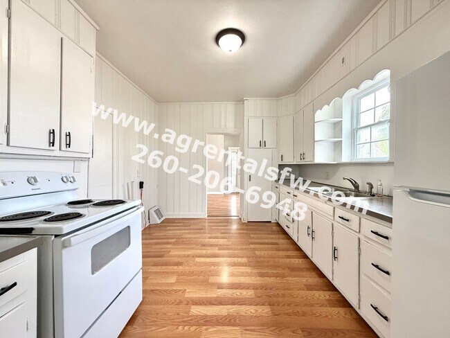 Building Photo - 1915 Ellen Ave